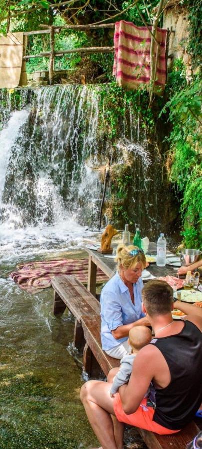 Agrotourism Galic Krka Hotel Drinovci Buitenkant foto