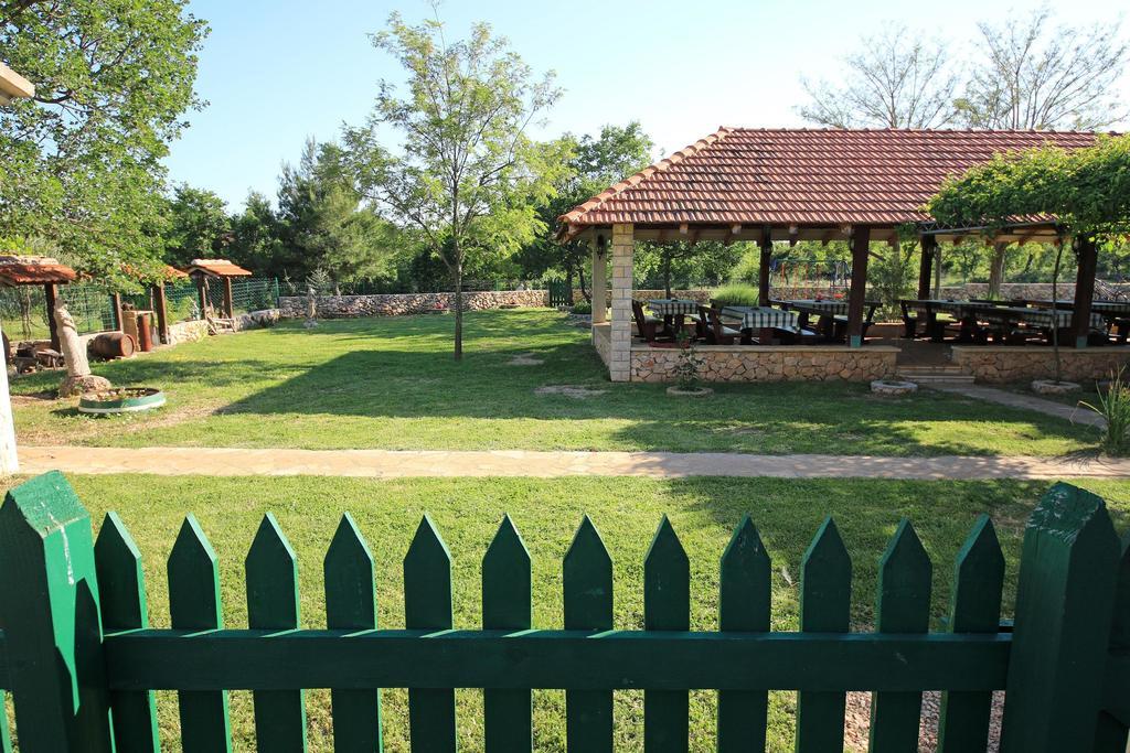 Agrotourism Galic Krka Hotel Drinovci Buitenkant foto